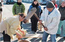 地域みんなで支えたい 仮設住宅での出初式 ～福島県いわき市～イメージ